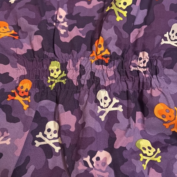 Halloween scrub top - Picture 9 of 10